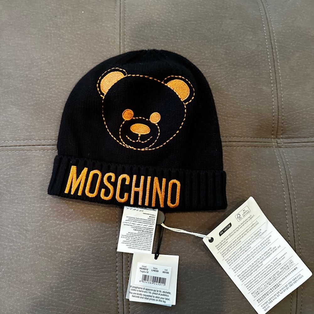 Moschino hat